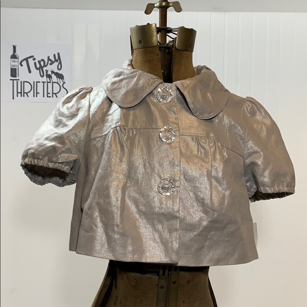 Kenzie NWT crop silver jacket. Medium